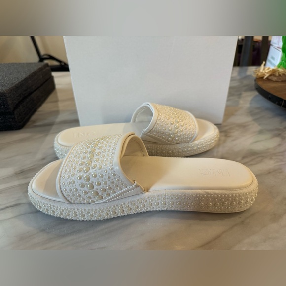 I. N. C. Pearl Slides - Picture 1 of 5